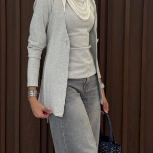 Alternative view of Top and cardigan 🩶